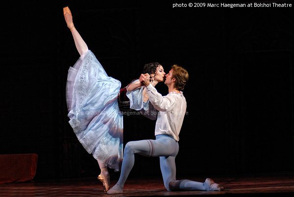 maria-alexandrova-bolshoi-esmeralda-15_photo-marc-haegeman